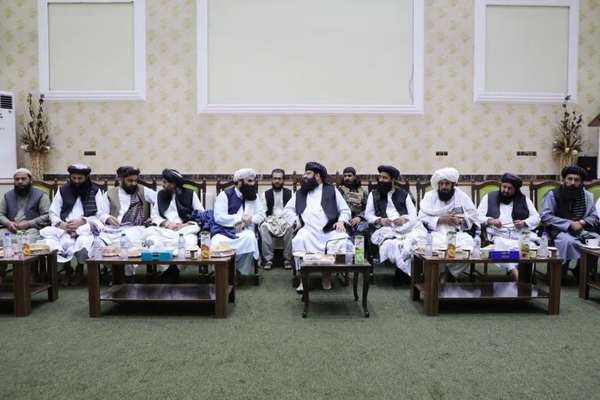 سراجالدین حقانی پس از دو روز غیبت در ایام عید، با مولوی عبدالکبیر در کاخ سپیدار دیدار کرد
