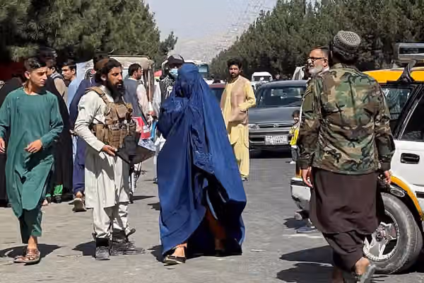 ایرلند: محدودیتهای طالبان بر زنان، تعرض به کرامت انسانی است