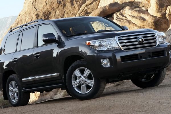 کراچۍ کې د طالبانو کونسلګرۍ د «اعتبار ساتنې» لپاره د ۴۱زره ډالرو په ارزښت لنډکروزر اخیستی