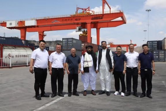 طالبان میگوید با چین درباره گسترش ترانزیت، صادرات و خط آهن گفتوگو کرده است