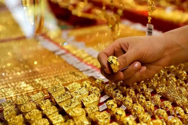 په هند کې روان کال د سرو زرو مصرف د ۶۰۰ او ۷۰۰ ټنو ترمنځ اټکل شوی