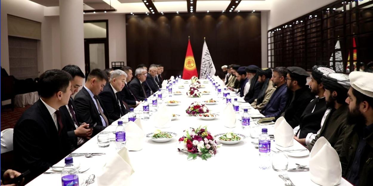 طالبان: قرغزستان د دوه اړخیزو سوداګریزو اړیکو پراختیا لپاره چمتوالی ښودلی