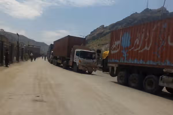 ۲۶ کانتینر حامل کمکهای بشردوستانه سازمان ملل از گذرگاه تورخم وارد افغانستان شدند
