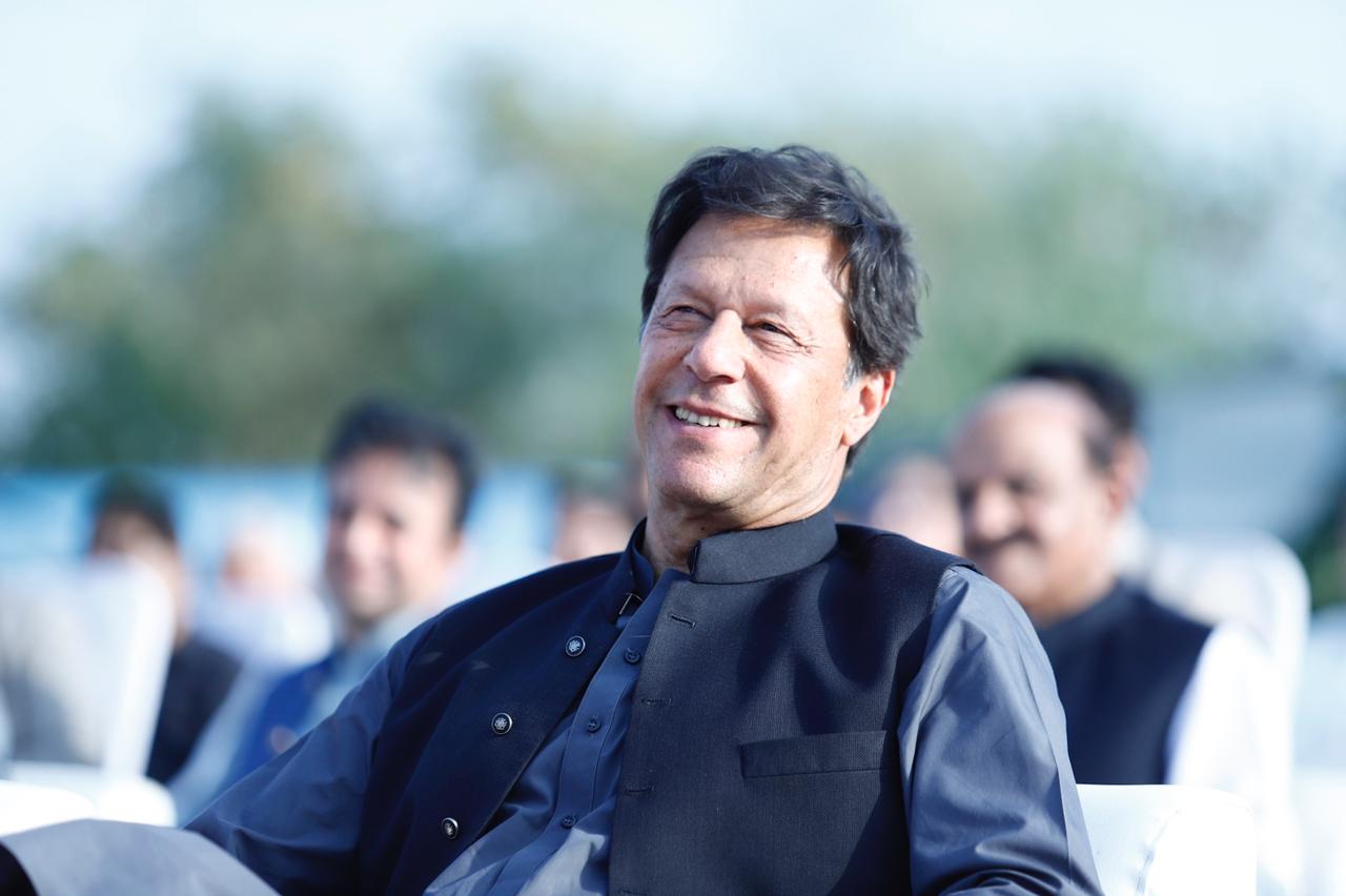 تعویق رای اعتماد به عمران‌خان؛ احزاب مخالف می‌گویند رئیس مجلس برای نخست‌وزیر زمان می‌خرد