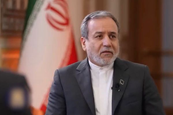 عراقچي: ایران له افغانستان سره د اروپا په پرتله زیاته سوداګري لري