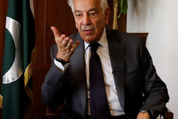 وزير الدفاع الباكستاني: الصراع مع طالبان سيستمر حتى تحقيق الأهداف كاملة