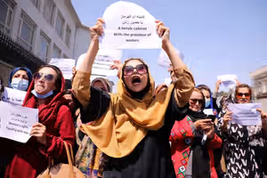 طالبانو سره د واک پنځه کاله؛ افغان ښځې له حقونو محرومې او کډوالۍ ته اړې شوې