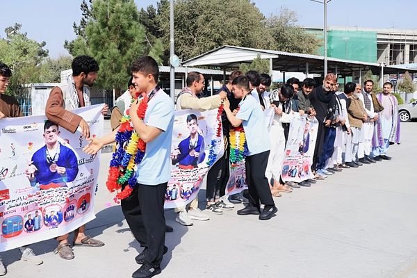 ورزشکاران کورش افغانستان با دو مدال برنز از بازیهای آسیایی جوانان به کشور بازگشتند