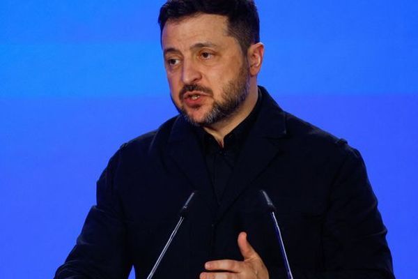 زیلینسکي وايي د ایران د ډرون الوتکو د مخنیوي لپاره ۱۱ هېوادونو ترې مرسته غوښتې