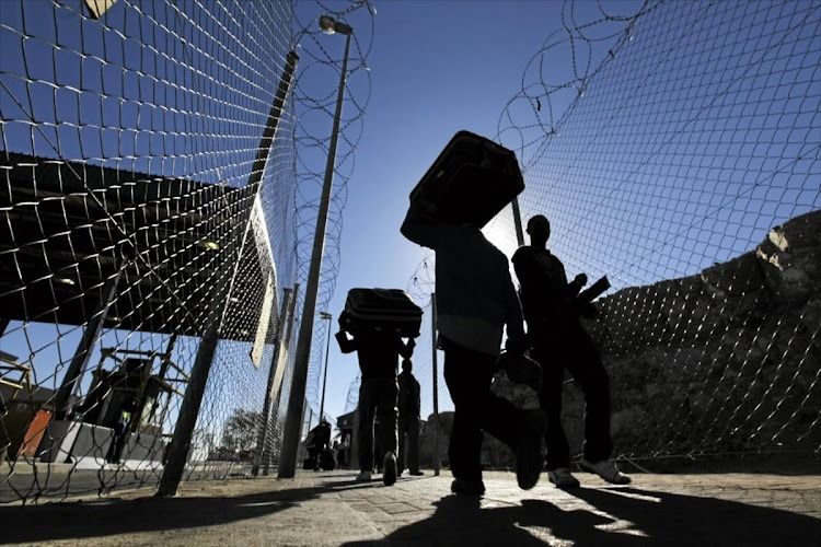 دولت افریقای جنوبی به حکم دادگاه برای اعطای پناهندگی به ۲۲ شهروند افغانستان اعتراض می‌کند