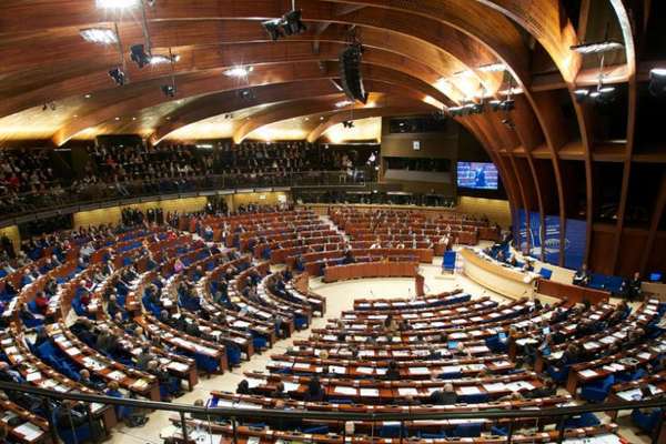 مجله دیپلومات: مجمع پارلمانی شورای اروپا نگران وضعیت زنان افغان است