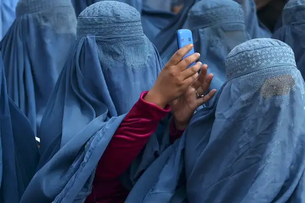 د طالبانو مخابراتو وزارت: په افغانستان کې د انټرنېټ کاروونکو شمېر ۱۷ میلیونو ته رسېدلی