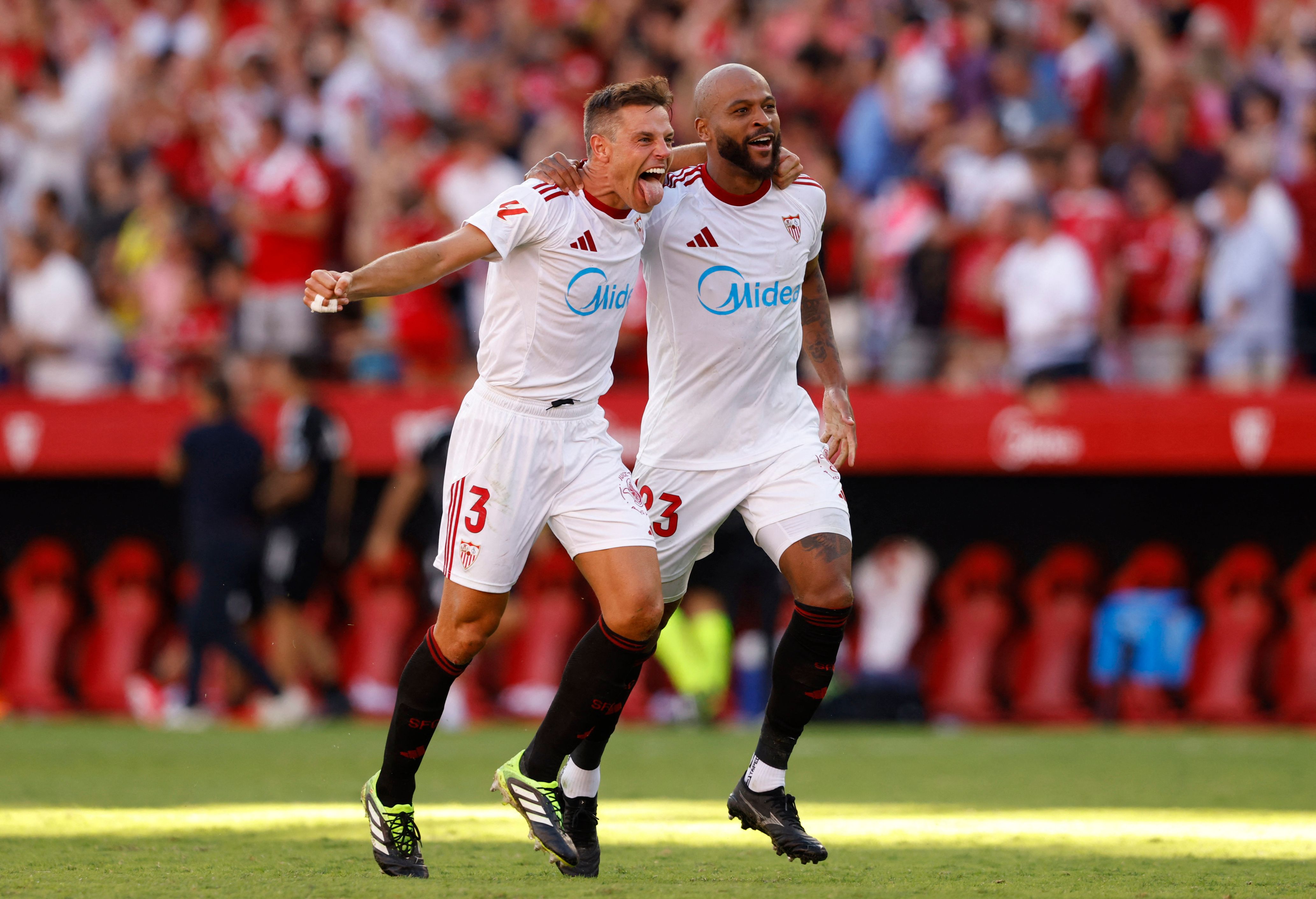 سویا با نمایش درخشان، بارسلونا را در سانچز پیسخوان درهم کوبید