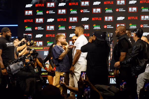 بوکس در عصر شبکههای اجتماعی؛ مبارزه جنجالی جیک پاول مقابل آنتونی جوشوا در میامی