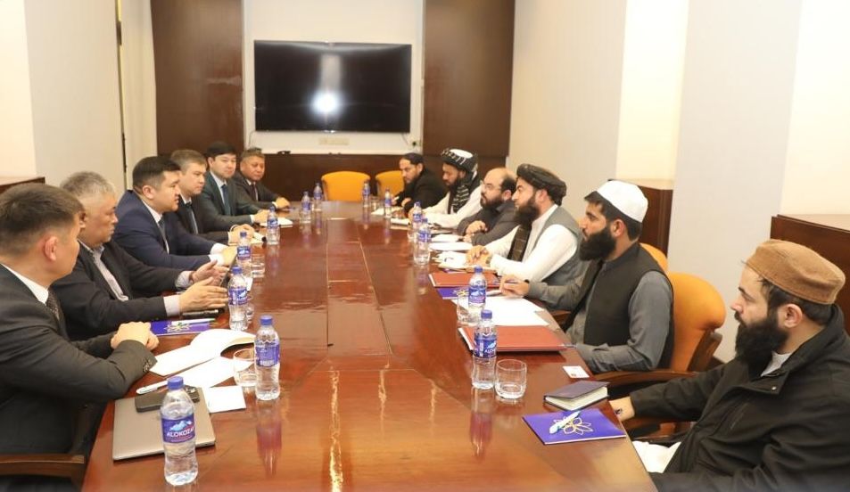 طالبانو له قزغزستاني پلاوي سره د بانکي اړیکو د پراختیا په اړه خبرې وکړې