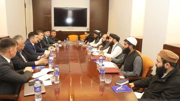 طالبانو له قزغزستاني پلاوي سره د بانکي اړیکو د پراختیا په اړه خبرې وکړې