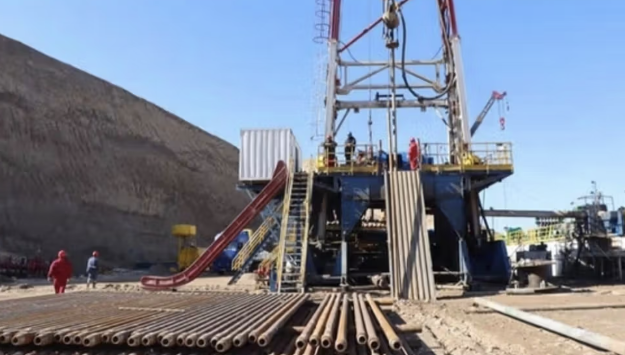 طالبان تبيع 10 آلاف طن من النفط الخام المستخرج