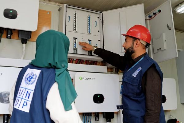 الأمم المتحدة: 80٪ من الأفغان يعيشون بلا كهرباء دائمة