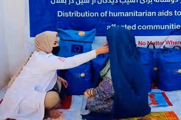 ملګري ملتونه: پر ښځو لګېدلو محدودیتونو د مرستندویه ادارو د ښځینه کارکوونکو حضور پېکه کړی