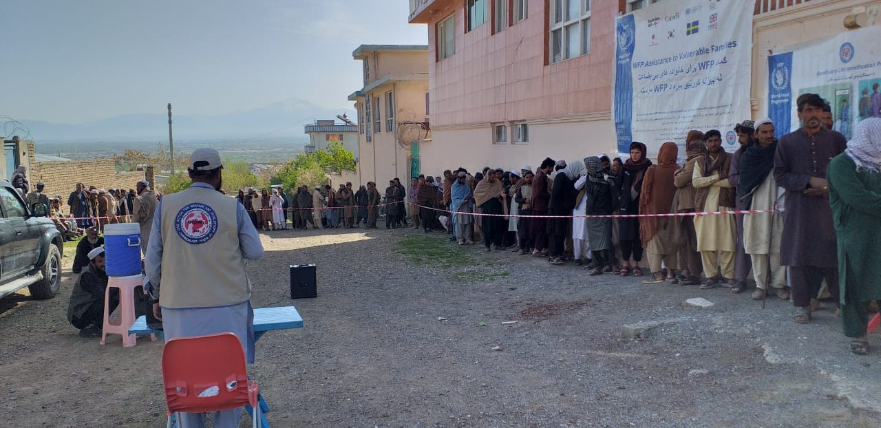 د خوړو نړۍوال پروګرام په لوګر کې له څه باندې ۲ زره کورنیو سره د نغدي مرستو بهیر پیل کړ