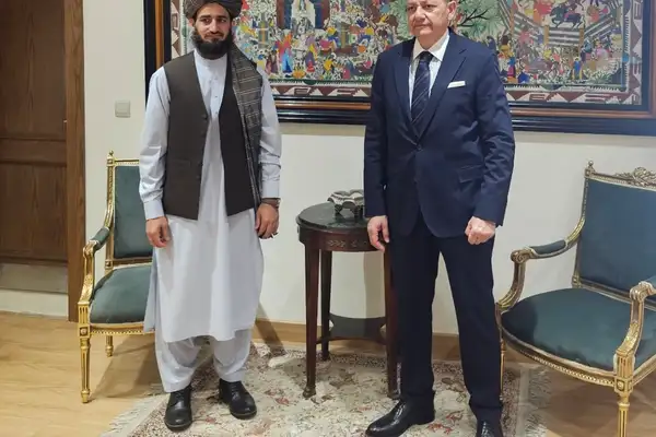 په قاهره کې د طالبانو سفیر له مصري چارواکي سره پر دوه اړخیزو اړیکو غږېدلی