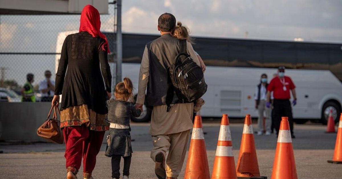 دوصد پناهجوی افغان در یک پرواز از اسلام‌آباد به بریتانیا منتقل شدند