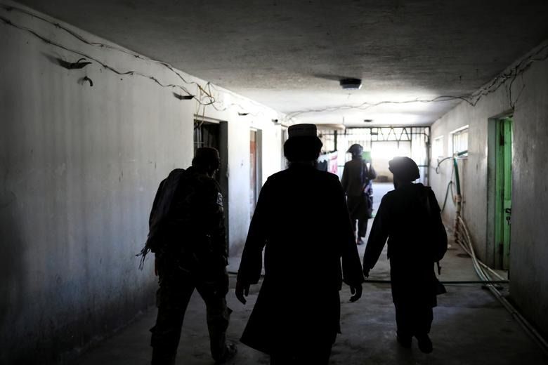 یافته‌های روزنامه هشت صبح؛ زنان در زندان‌های طالبان مورد شکنجه و تجاوز جنسی قرار می‌گیرند