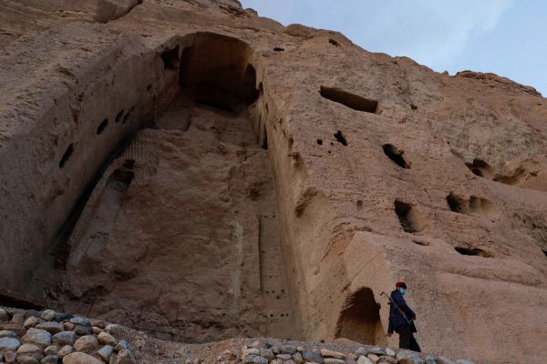 په تېرو دوو میاشتو کې شاوخوا ۵ زره بهرنیانو افغانستان ته تګ او راتګ کړی