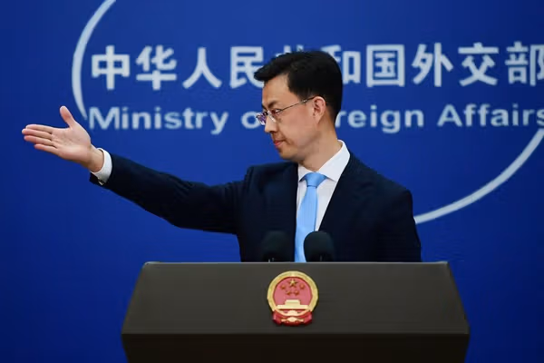 چین بار دیگر خواستار گفتوگو میان طالبان و پاکستان برای حل تنشها شد