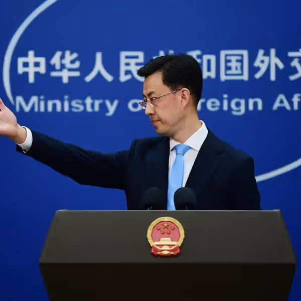 چین بار دیگر خواستار گفتوگو میان طالبان و پاکستان برای حل تنشها شد