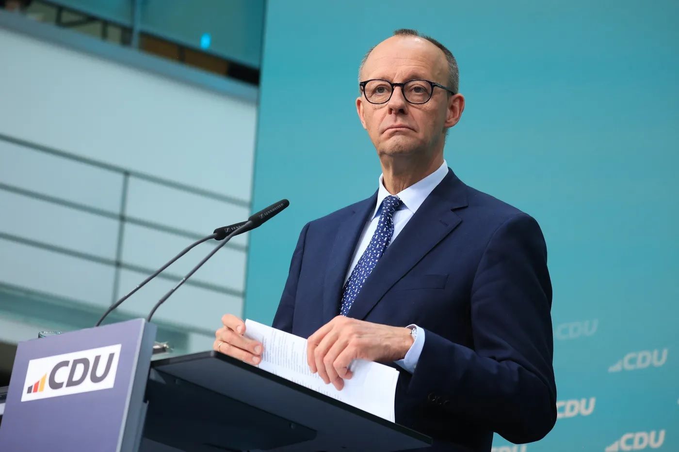 د جرمني د لومړي وزیر فریدرېښ مېرڅ د کډوالۍ په اړه څرګندونې لانجمنې شوې