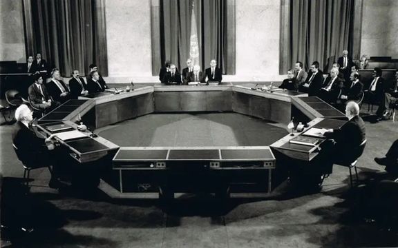 امضای توافقنامه خروج شوروی از افغانستان در ژنو