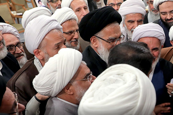 عضوان في مجلس خبراء القيادة الإيراني: تم اختيار مرشد جديد بعد مقتل علي خامنئي