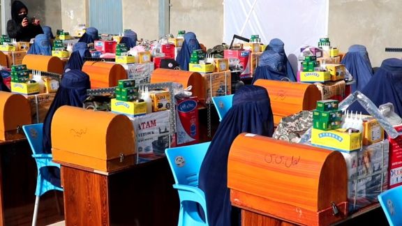 د لغمان مېرمنې: خیاطي د کورنیو اقتصاد نه شي رغولی، طالبان دې د تعلیم او کار اجازه ورکړي