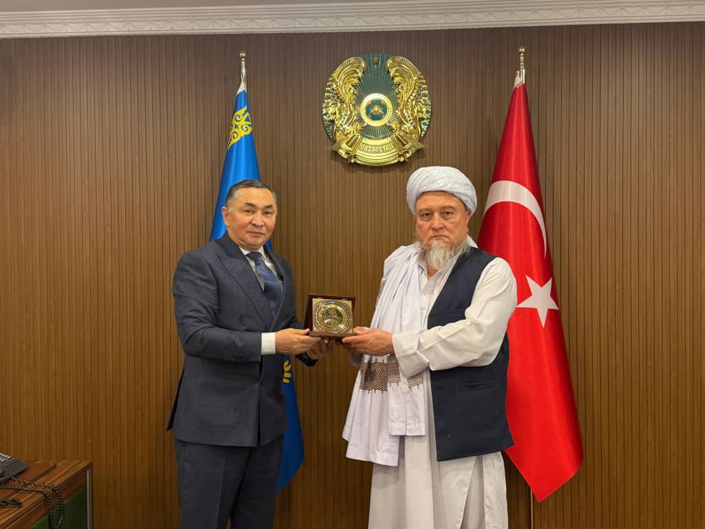 په ترکیه کې طالب او قزاق چارواکي د دوه اړخیزو سیاسي او اقتصادي اړیکو پر پراختیا غږېدلي 