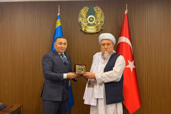 په ترکیه کې طالب او قزاق چارواکي د دوه اړخیزو سیاسي او اقتصادي اړیکو پر پراختیا غږېدلي