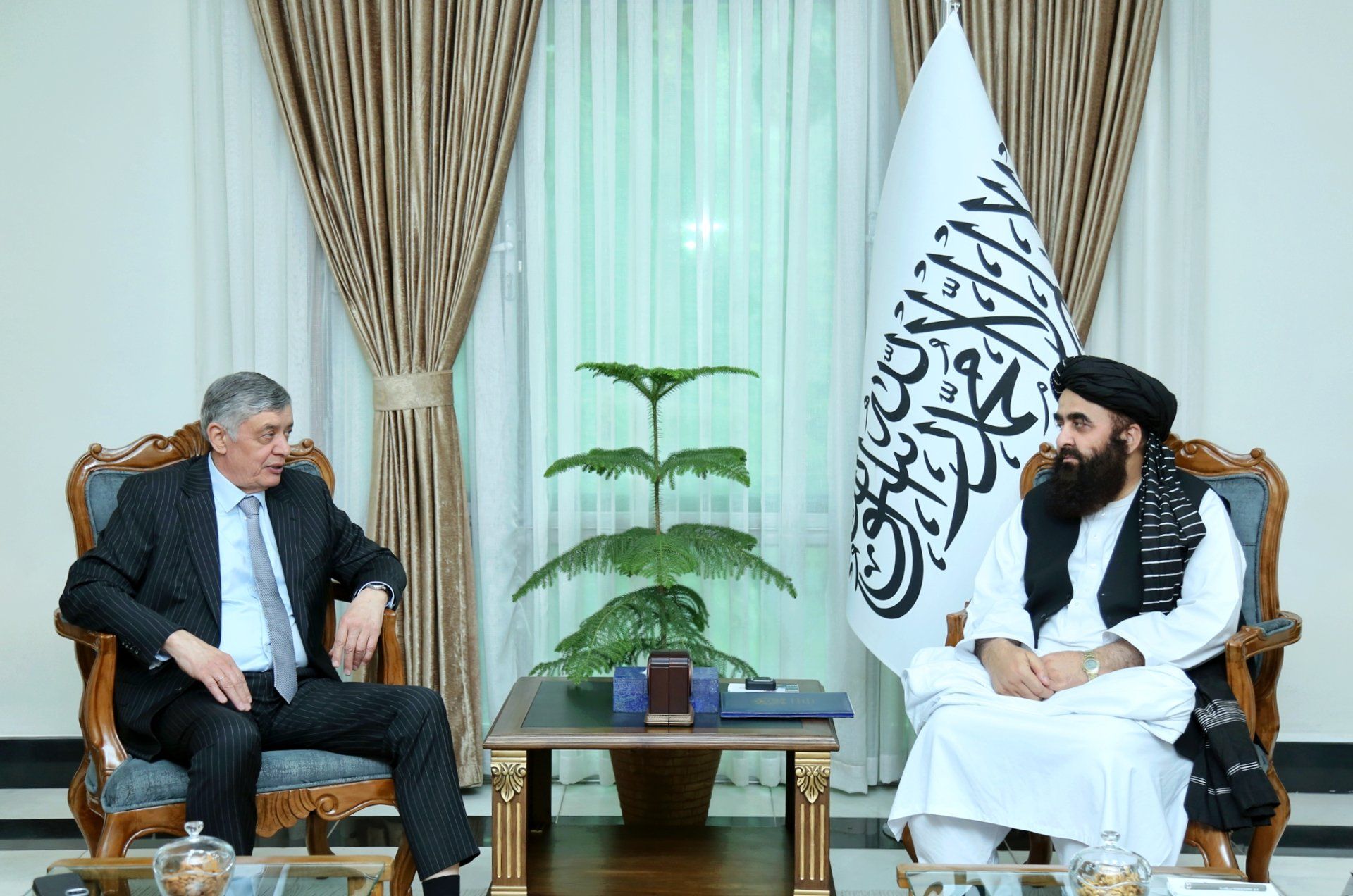 ضمیر کابلوف: روسیه چمتو ده چې له افغانستان سره اقتصادي همکاریو ته عملي بڼه ورکړي