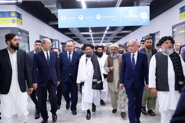 افغانان ازبکستان ته د بهرنیو وګړو د سوداګریزو سفرونو په سر کې راغلل