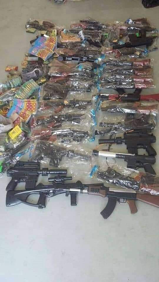 په روزګان کې هټۍوالو ته د طالبانو خبرداری؛ د پلاستیکي وسلو او پټاکیو له پلور ډډه وکړئ