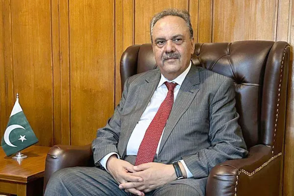 اصف درانی: داسې ښکاري چې طالبان غواړي له پاکستان سره تقابل ته دوام ورکړي