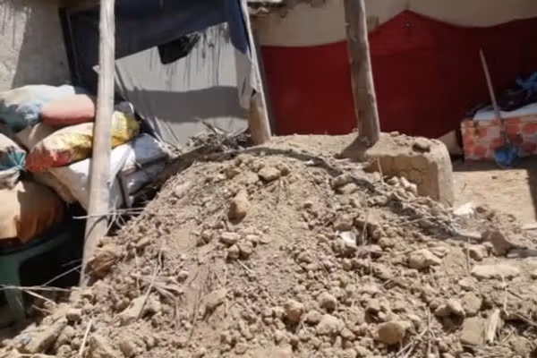 خوست کې د یوه کور چت پرېوتو له امله څلور کسان مړه شوي
