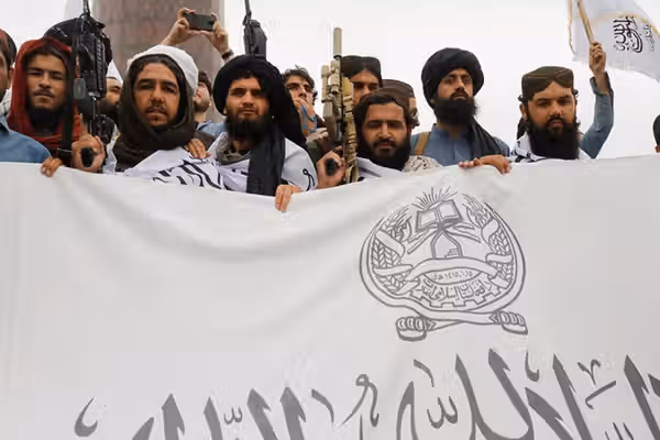 پنځه کاله نور په تیارو کې؛ افغانستان د طالبانو په سیاسي بنبست او د نړۍ په بېپروايۍ کې