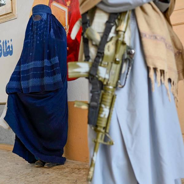 د بشري حقونو څار بنسټ: په هرات کې پر ښځو چادري اجباري کول د ښځو پر خپلواکۍ تېری دی