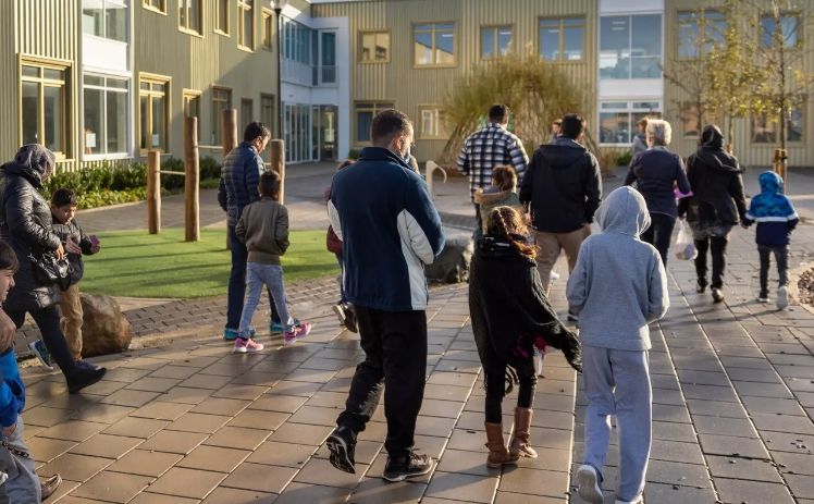  ۱۸۱ افغان از پاکستان به هالند منتقل شدند