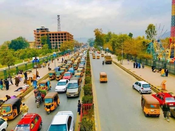 طالبانو په ننګرهار ولایت کې د یوې ښځې په ګډون ۱۱ تنه د خلکو د سترګو په وړاندې په دورو وهلي