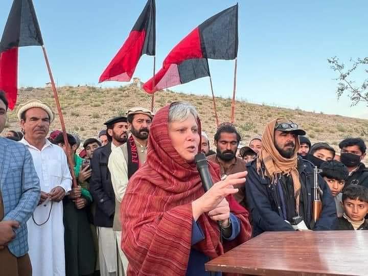 عضو سابق مجلس پاکستان: توافق‌نامه دوحه به طالبان وظیفه داده که افغانستان را ویران کند