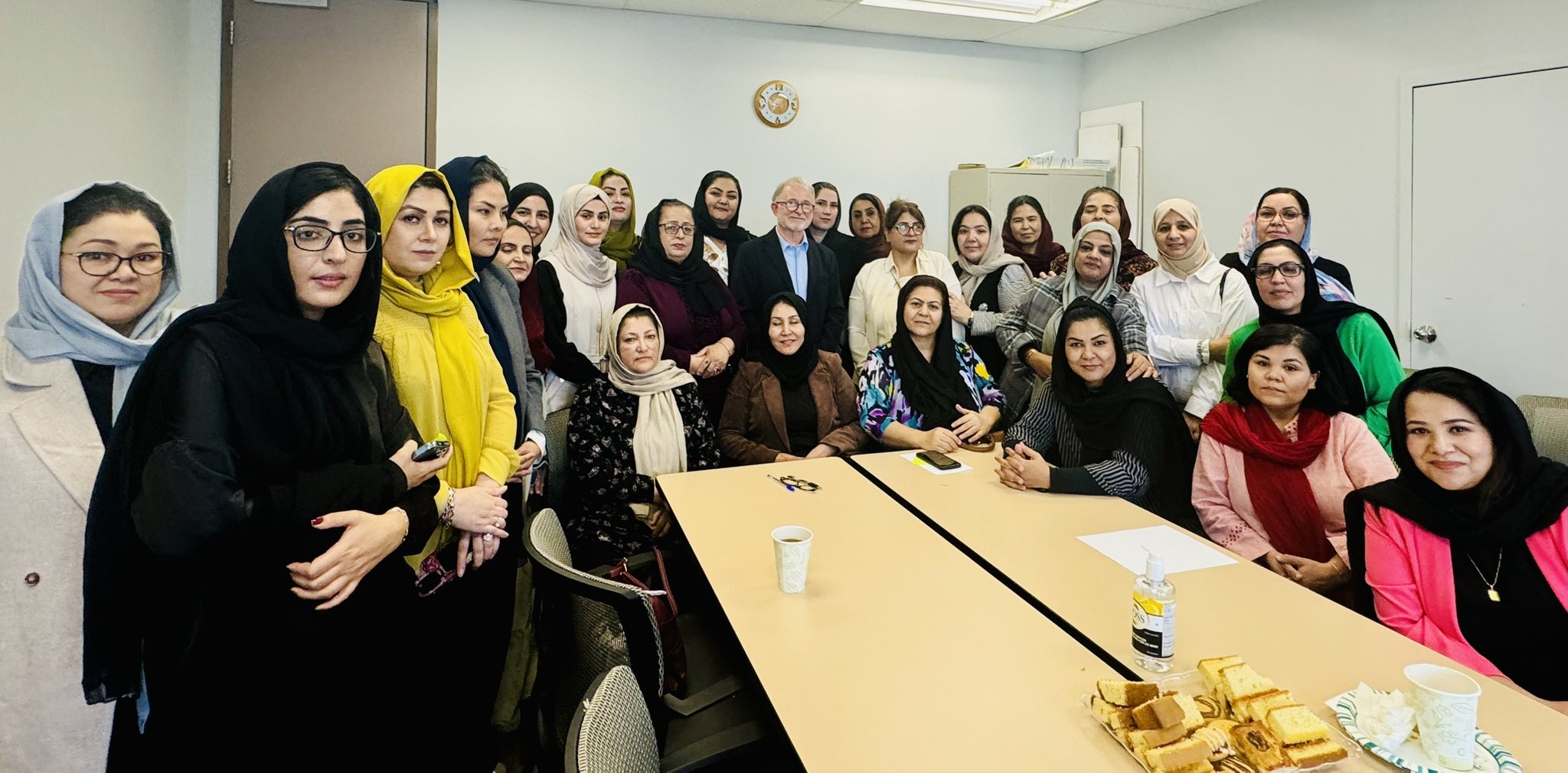 گزارشگر ویژه حقوق بشر سازمان ملل با فعالان زن افغان در کانادا دیدار کرد