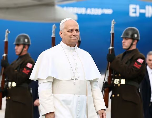  پاپ لیو په خپل لومړني بهرني سفر کې ترکیې ته تللی