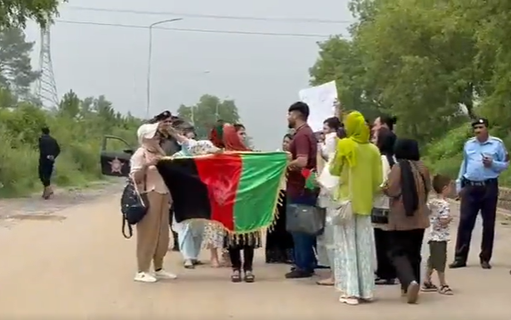 معترضان افغان در نزدیکی سفارت روسیه در اسلامآباد اعتراض کردند