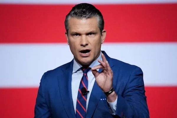 د امریکا د جګړې وزیر: د ایران سمندري محاصره لا هم دوام لري